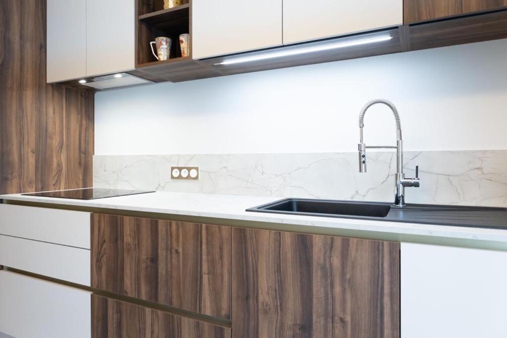 Apartamento Le Mont-Veyrier, Parking Et Vue Annecy Exterior foto